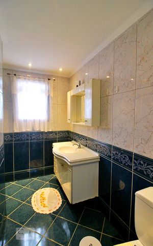 Casa à venda com 193m², 2 quartos e 2 vagasBanheiro da Suíte