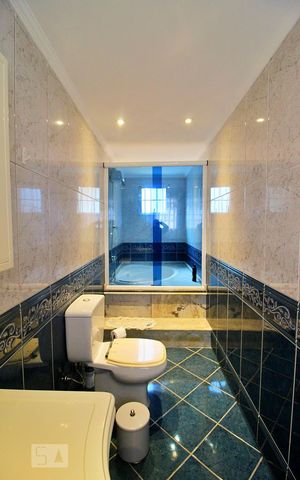Casa à venda com 193m², 2 quartos e 2 vagasBanheiro da Suíte