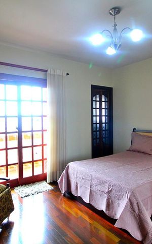 Casa à venda com 193m², 2 quartos e 2 vagasQuarto Suíte