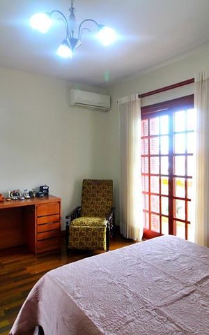 Casa à venda com 193m², 2 quartos e 2 vagasQuarto Suíte