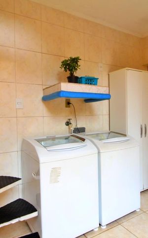 Casa à venda com 193m², 2 quartos e 2 vagasÁrea de Serviço
