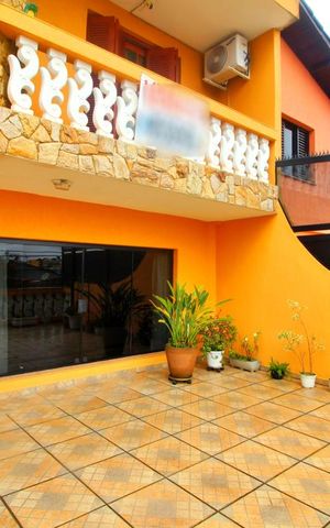 Casa à venda com 193m², 2 quartos e 2 vagasÁrea Externa