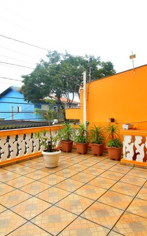 Casa à venda com 193m², 2 quartos e 2 vagasÁrea Externa