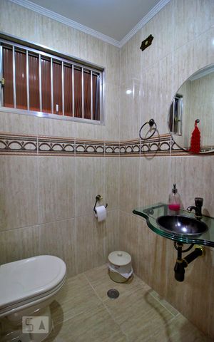 Casa à venda com 193m², 2 quartos e 2 vagasLavabo