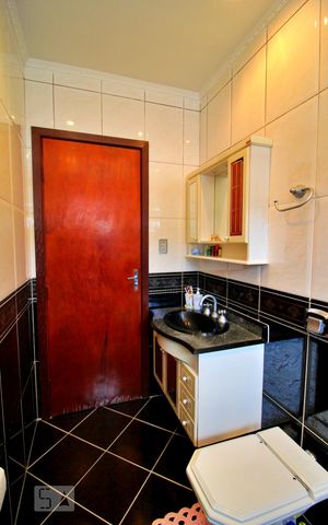 Casa à venda com 193m², 2 quartos e 2 vagasBanheiro