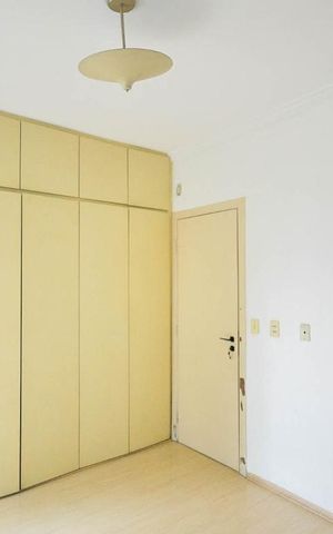 Apartamento à venda com 136m², 2 quartos e 2 vagas Apartamento à venda com 136m², 2 quartos e 2 vagasSuíte