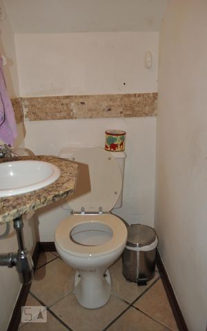 Casa de condomínio para alugar com 60m², 2 quartos e 2 vagasLavabo