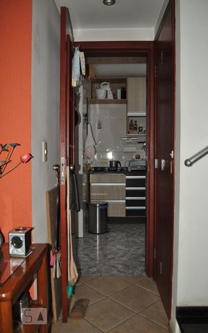 Casa de condomínio para alugar com 60m², 2 quartos e 2 vagasSala - corredor