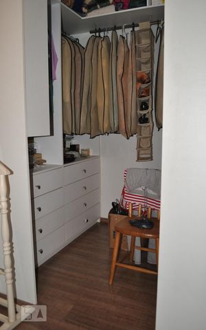 Casa de condomínio para alugar com 60m², 2 quartos e 2 vagasQuarto 1 - closet