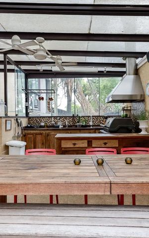 Casa de condomínio à venda com 790m², 4 quartos e 6 vagasChurrasqueira