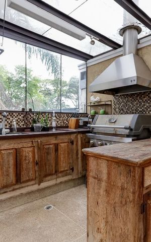 Casa de condomínio à venda com 790m², 4 quartos e 6 vagasChurrasqueira