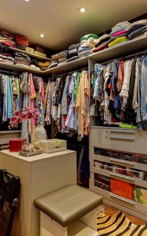 Casa de condomínio à venda com 790m², 4 quartos e 6 vagasCloset da Suíte 1