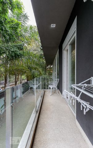 Casa de condomínio à venda com 790m², 4 quartos e 6 vagasVaranda da Suíte 1