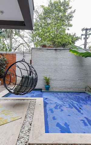 Casa de condomínio à venda com 790m², 4 quartos e 6 vagasPiscina