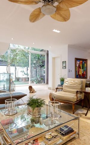 Casa de condomínio à venda com 790m², 4 quartos e 6 vagasSala