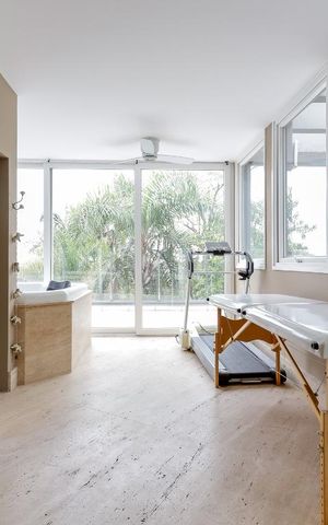 Casa de condomínio à venda com 790m², 4 quartos e 6 vagasSPA