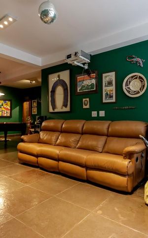 Casa de condomínio à venda com 790m², 4 quartos e 6 vagasSalão de Jogos