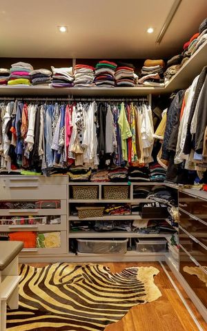 Casa de condomínio à venda com 790m², 4 quartos e 6 vagasCloset da Suíte 1