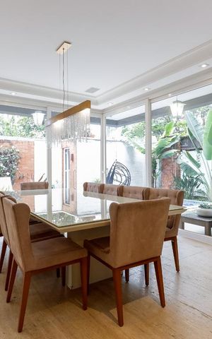 Casa de condomínio à venda com 790m², 4 quartos e 6 vagasSala