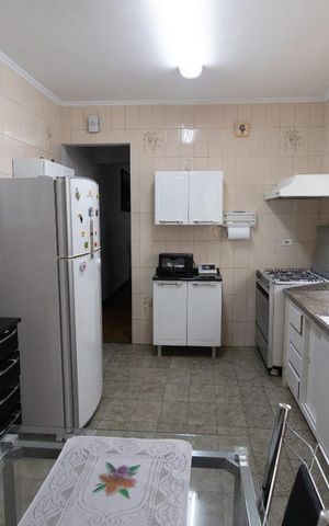 Casa à venda com 115m², 2 quartos e 2 vagas Casa à venda com 115m², 2 quartos e 2 vagasCozinha