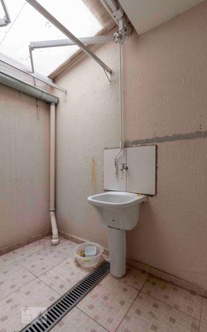 Casa de condomínio para alugar com 73m², 3 quartos e 2 vagas Casa de condomínio para alugar com 73m², 3 quartos e 2 vagasÁrea de Serviço