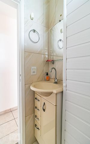 Apartamento para alugar com 48m², 2 quartos e 1 vaga Apartamento para alugar com 48m², 2 quartos e 1 vagaBanheiro