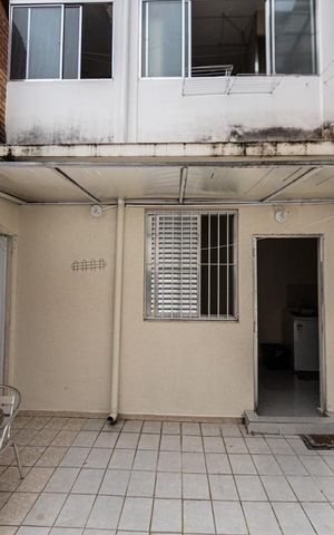Casa à venda com 240m², 2 quartos e 2 vagas Casa à venda com 240m², 2 quartos e 2 vagasCasa 1