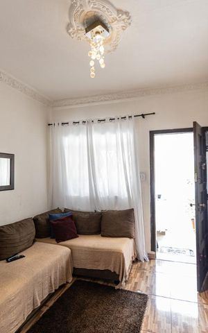 Casa à venda com 240m², 2 quartos e 2 vagas Casa à venda com 240m², 2 quartos e 2 vagasCasa 2
