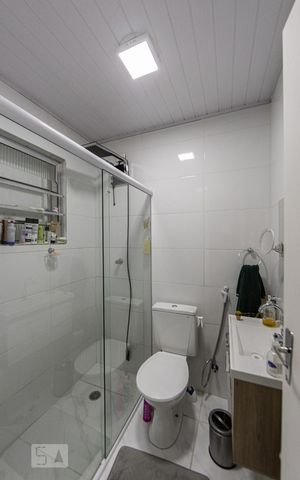 Casa à venda com 240m², 2 quartos e 2 vagas Casa à venda com 240m², 2 quartos e 2 vagasCasa 1