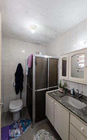 Casa à venda com 240m², 2 quartos e 2 vagas Casa à venda com 240m², 2 quartos e 2 vagasCasa 2