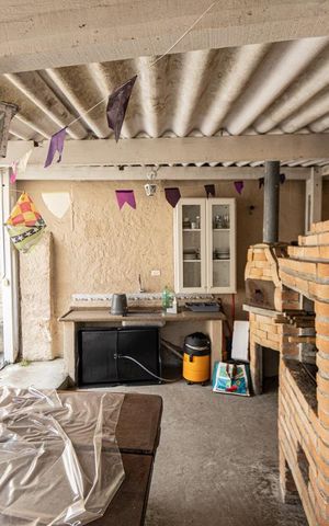 Casa à venda com 240m², 2 quartos e 2 vagas Casa à venda com 240m², 2 quartos e 2 vagasCasa 3