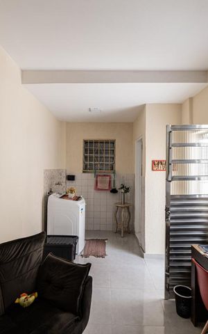 Casa à venda com 240m², 2 quartos e 2 vagas Casa à venda com 240m², 2 quartos e 2 vagasCasa 1