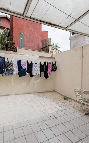 Casa à venda com 240m², 2 quartos e 2 vagas Casa à venda com 240m², 2 quartos e 2 vagasCasa 1