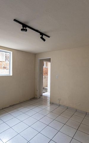 Casa à venda com 240m², 2 quartos e 2 vagas Casa à venda com 240m², 2 quartos e 2 vagasCasa 3