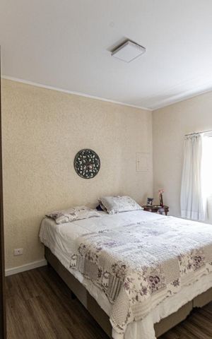 Casa à venda com 240m², 2 quartos e 2 vagas Casa à venda com 240m², 2 quartos e 2 vagasCasa 1