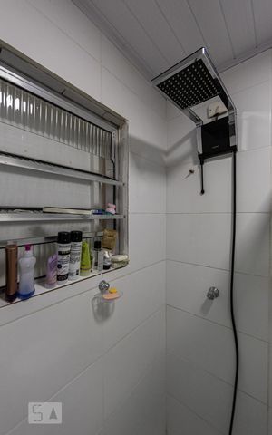 Casa à venda com 240m², 2 quartos e 2 vagas Casa à venda com 240m², 2 quartos e 2 vagasCasa 1