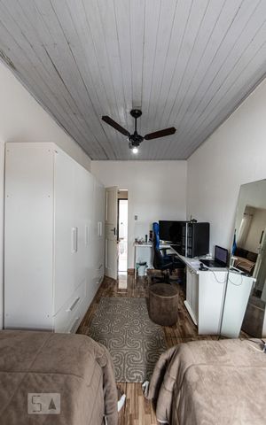 Casa à venda com 240m², 2 quartos e 2 vagas Casa à venda com 240m², 2 quartos e 2 vagasCasa 2