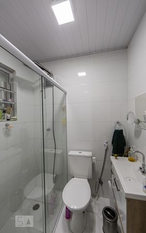 Casa à venda com 240m², 2 quartos e 2 vagas Casa à venda com 240m², 2 quartos e 2 vagasCasa 1