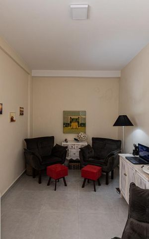 Casa à venda com 240m², 2 quartos e 2 vagas Casa à venda com 240m², 2 quartos e 2 vagasCasa 1