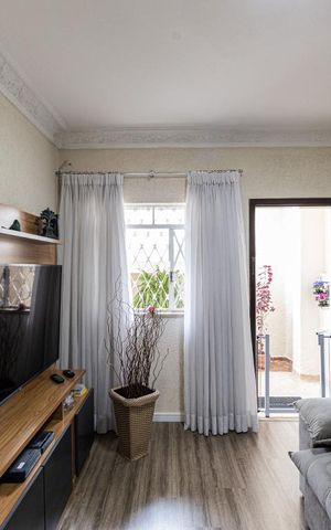 Casa à venda com 240m², 2 quartos e 2 vagas Casa à venda com 240m², 2 quartos e 2 vagasCasa 1