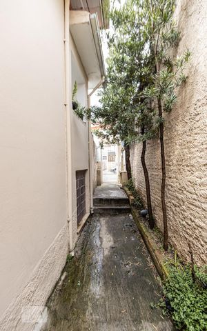 Casa à venda com 240m², 2 quartos e 2 vagas Casa à venda com 240m², 2 quartos e 2 vagasCasa 3