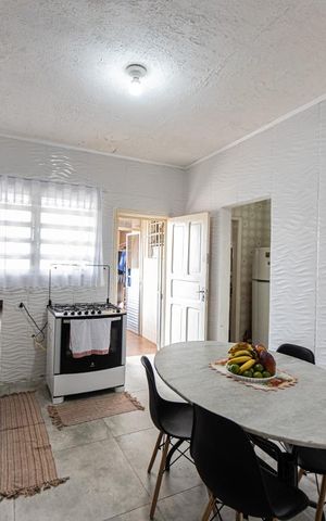 Casa à venda com 240m², 2 quartos e 2 vagas Casa à venda com 240m², 2 quartos e 2 vagasCasa 2