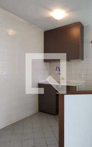 Apartamento para alugar com 37m², 1 quarto e 1 vaga Apartamento para alugar com 37m², 1 quarto e 1 vagaCozinha - Armários