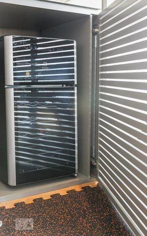 Apartamento à venda com 121m², 2 quartos e 2 vagas Apartamento à venda com 121m², 2 quartos e 2 vagasAdega