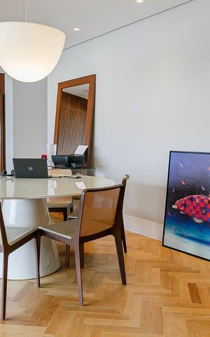 Apartamento à venda com 121m², 2 quartos e 2 vagas Apartamento à venda com 121m², 2 quartos e 2 vagasSala