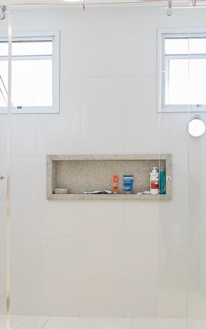 Apartamento à venda com 121m², 2 quartos e 2 vagas Apartamento à venda com 121m², 2 quartos e 2 vagasBanheiro da Suite 2