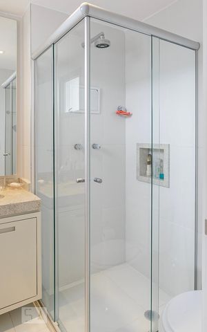 Apartamento à venda com 121m², 2 quartos e 2 vagas Apartamento à venda com 121m², 2 quartos e 2 vagasBanheiro da Suite 1