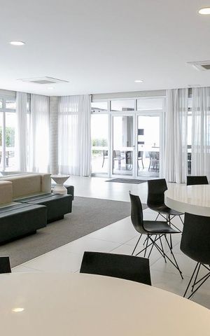 Apartamento à venda com 121m², 2 quartos e 2 vagas Apartamento à venda com 121m², 2 quartos e 2 vagasSalão de Festas