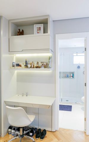 Apartamento à venda com 121m², 2 quartos e 2 vagas Apartamento à venda com 121m², 2 quartos e 2 vagasEscritório