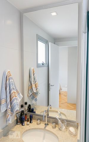 Apartamento à venda com 121m², 2 quartos e 2 vagas Apartamento à venda com 121m², 2 quartos e 2 vagasEspelho
